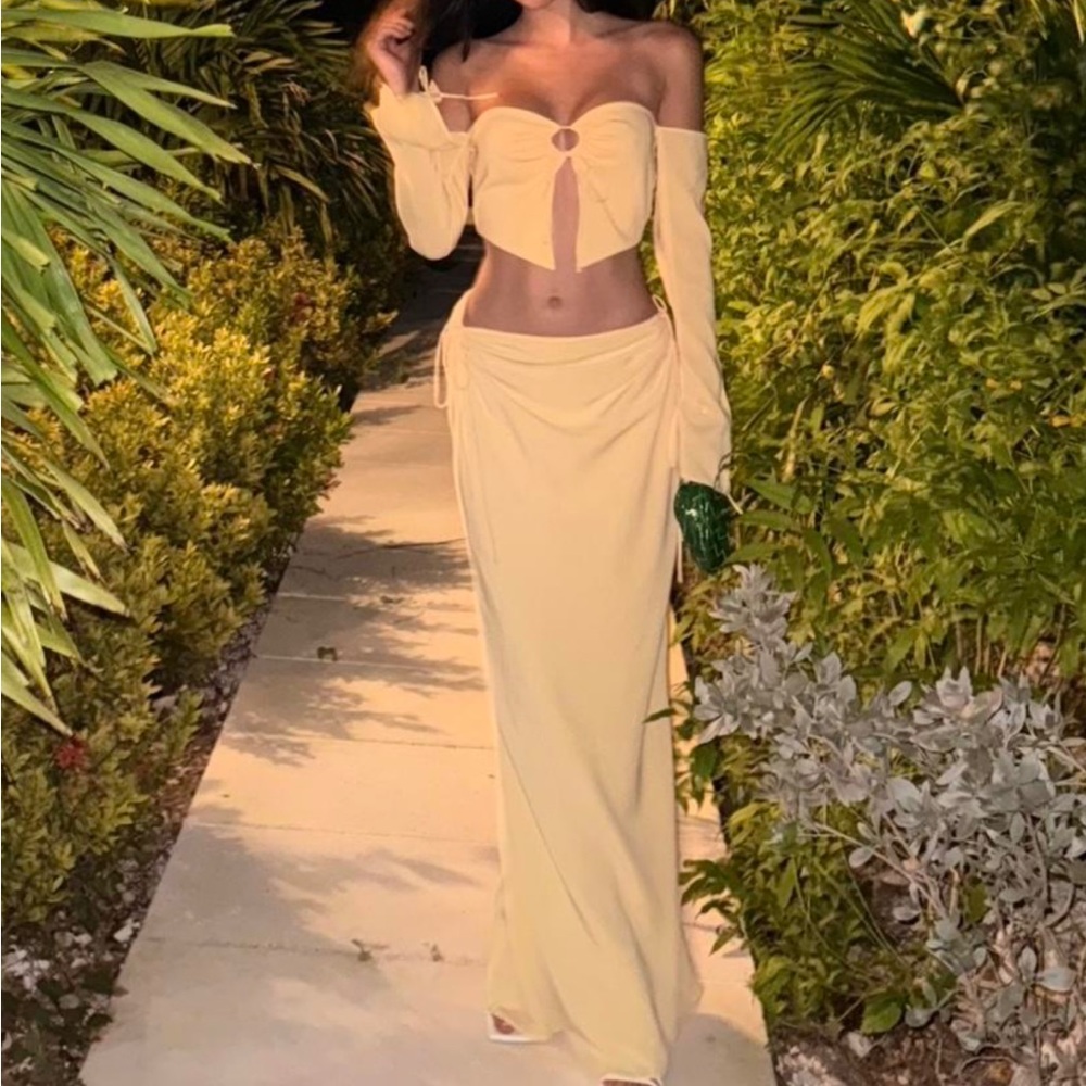 Elegant light yellow Maxi Skirt